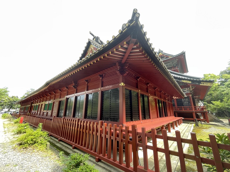 回廊の外側（静岡浅間神社）