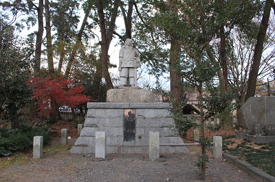 焼津神社（日本武尊の像）