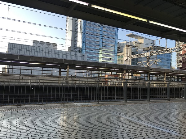 新幹線ホームからの景色（JR静岡駅）