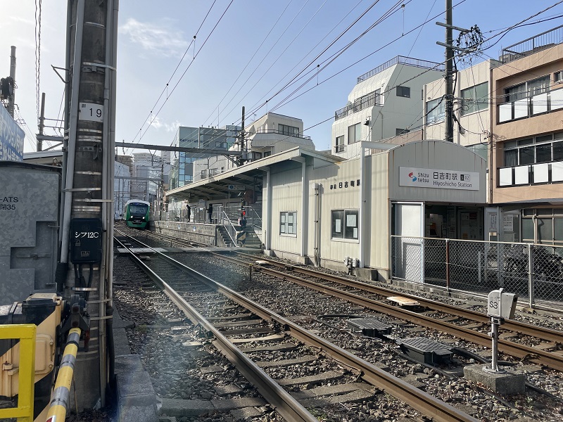 静岡鉄道 日吉町駅（線路を渡った反対側から）