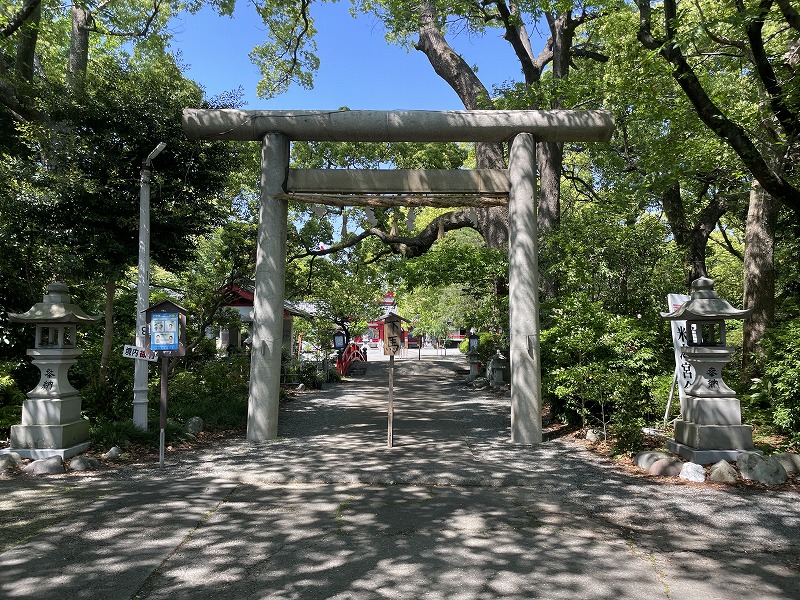 二の鳥居（米之宮浅間神社）