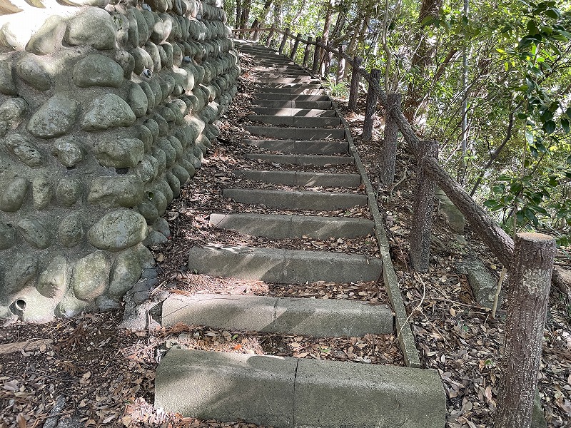 途中の石段（清水山公園）