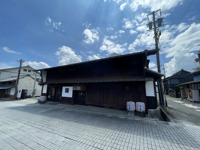 建屋斜めから（花の舞酒造）