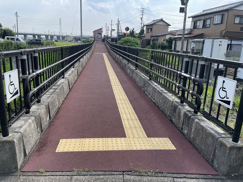 ホームへ続く通路（天浜線 森町病院前駅）