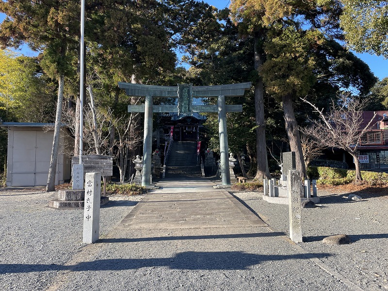 青銅の大鳥居（大頭龍神社）