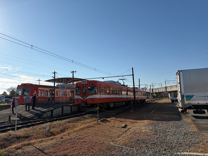 ホーム全景（岳南電車 岳南江尾駅）