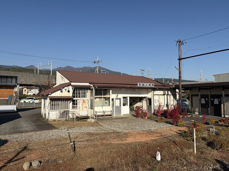 駅舎のホーム側（岳南電車 岳南江尾駅）