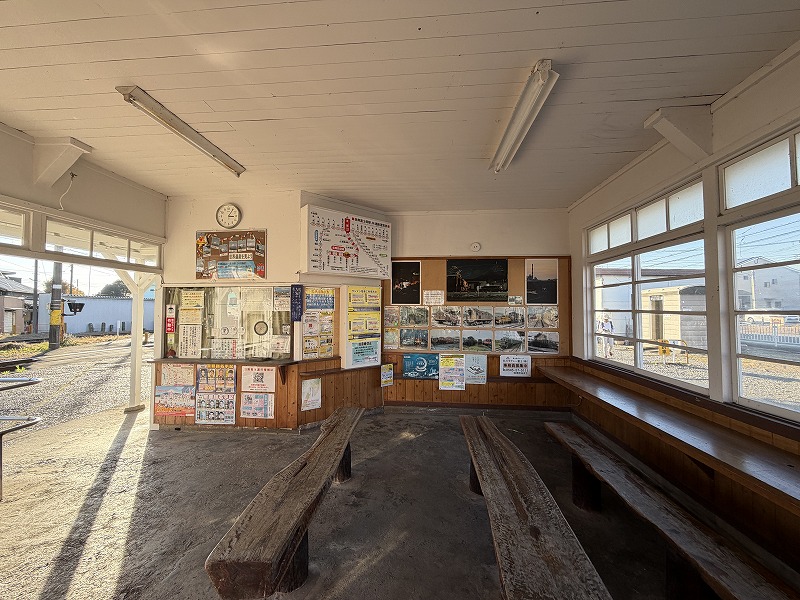 駅舎内(岳南電車 岳南富士岡駅)