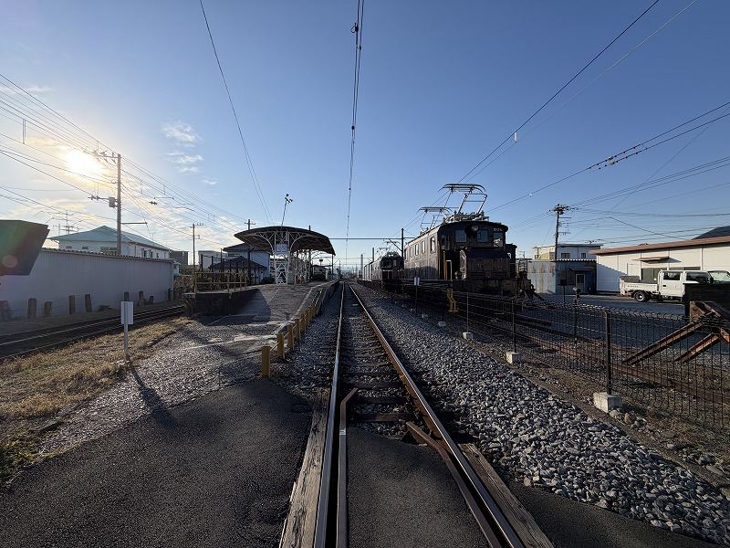 線路からみるホーム(岳南電車 岳南富士岡駅)
