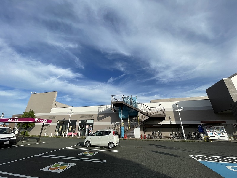 建屋の北側（イオン袋井店）