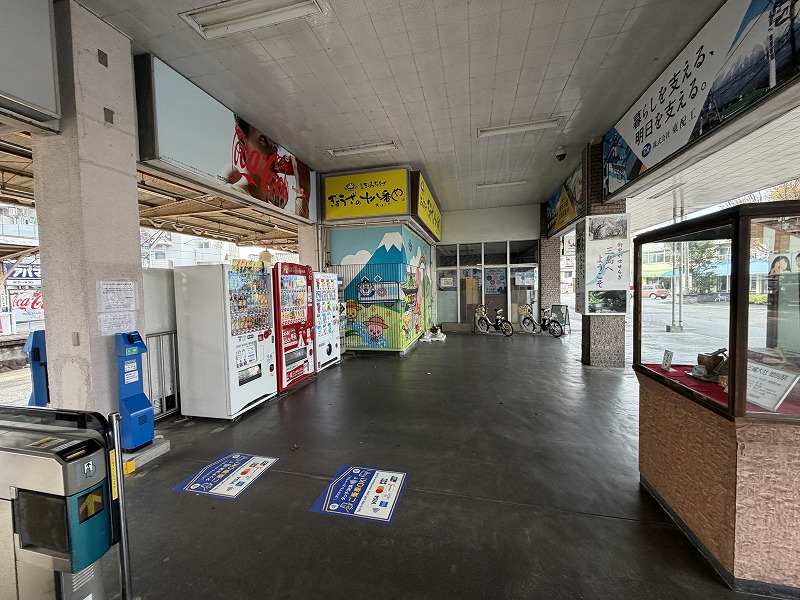 三島田町駅　駅舎内部