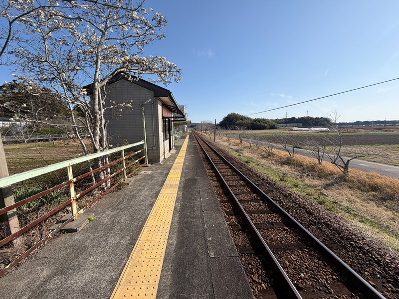 ホーム（掛川駅方面）（天浜線 いこいの広場駅）